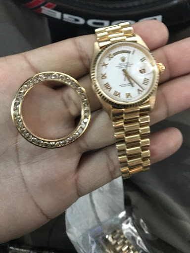 Pawn Shop «La Familia Pawn and Jewelry», reviews and photos, 1823 NW 79th St, Miami, FL 33147, USA