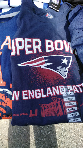 Clothing Store «Fanatic U», reviews and photos, 30409 Ford Rd, Garden City, MI 48135, USA