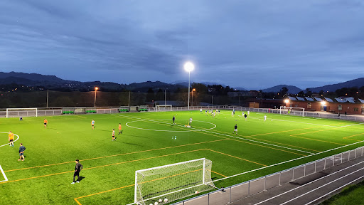 Polideportivo Municipal en Nava, Asturias