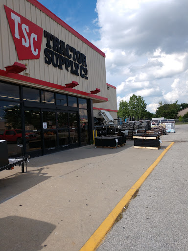 Home Improvement Store «Tractor Supply Co.», reviews and photos, 129 Perry Rd, Plainfield, IN 46168, USA