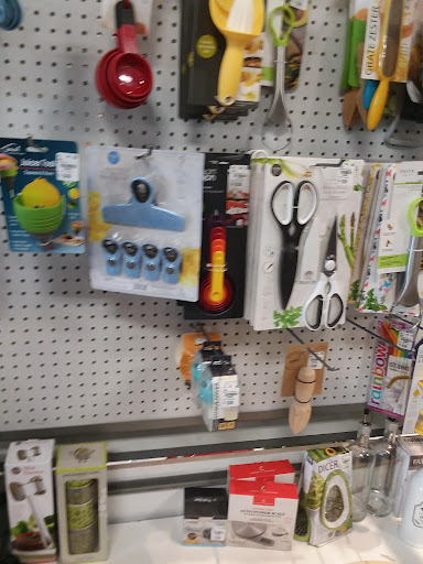 Home Goods Store «Tuesday Morning», reviews and photos, 2188 E 116th St, Carmel, IN 46032, USA