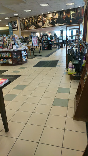 Book Store «Barnes & Noble», reviews and photos, 200 S Gary Ave, Bloomingdale, IL 60108, USA