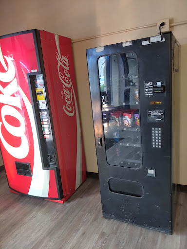 Laundry Service «Thornton Plaza Cleaners and Laundromat», reviews and photos, 9303 Thornton Rd e, Stockton, CA 95209, USA