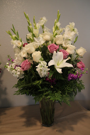 Florist «Roses Just Because/Hub Florist Of Lutz», reviews and photos, 18721 N Dale Mabry Hwy, Lutz, FL 33548, USA