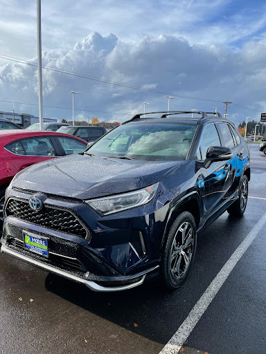 Toyota Dealer «Royal Moore Toyota», reviews and photos, 1415 SE River Rd, Hillsboro, OR 97123, USA