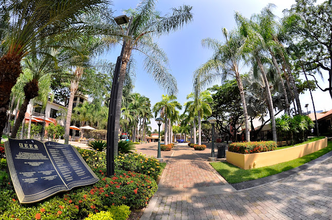 Universidad Espíritu Santo - Edificio de Postgrado y Centro de Convenciones