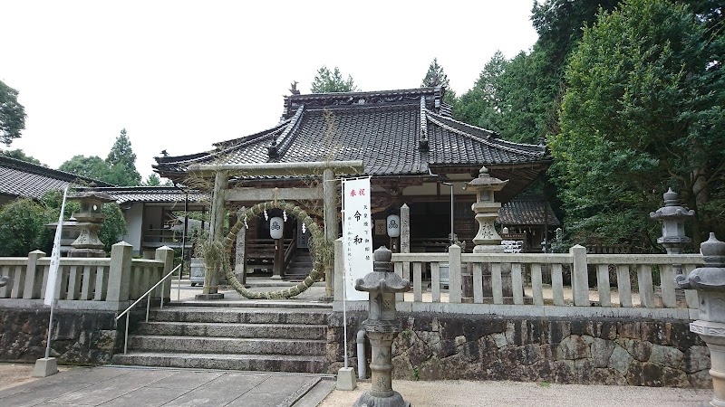 亀山神社