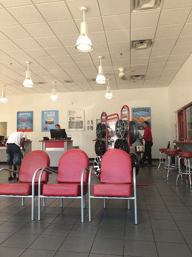 Tire Shop «Discount Tire Store - Arlington, TX», reviews and photos, 1375 NE Green Oaks Blvd, Arlington, TX 76006, USA