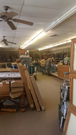 Sporting Goods Store «Sportsman Guns & Ammo», reviews and photos, 212 Porter Rd # A, Conroe, TX 77301, USA