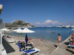 Naok Azur - Corfu Beach'in fotoğrafı düz bir kıyı şeridi ile birlikte