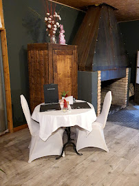 Atmosphère du Restaurant français La Ferme de Méry à Chuffilly-Roche - n°2