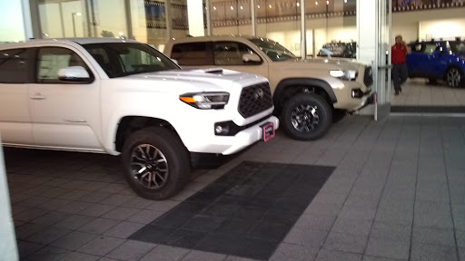 Toyota Dealer «AutoNation Toyota Cerritos», reviews and photos, 18700 Studebaker Rd, Cerritos, CA 90703, USA