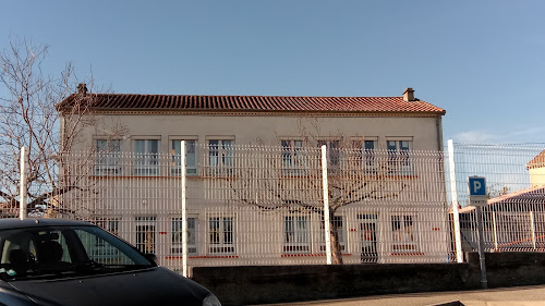 École privée École primaire privée de Saint Etienne de Fontbellon Saint-Étienne-de-Fontbellon