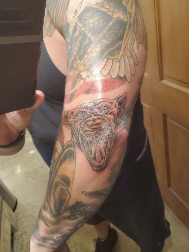 Tattoo Shop «Mothers Tattoo & Body Piercing», reviews and photos, 3625 Dixie Hwy, Elsmere, KY 41018, USA