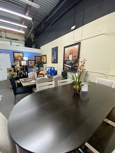 Furniture Store «Showman Furniture», reviews and photos, 2431 Crofton Ln, Crofton, MD 21114, USA