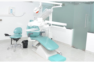 Dr Thomas Dental Clinic Kuwait image