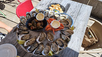 Plats et boissons du Restaurant de fruits de mer Le Monte à Bord - SARL Compagnie de l'Huître à Lège-Cap-Ferret - n°17