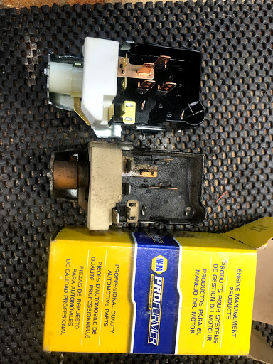 Auto Parts Store «NAPA Auto Parts - Genuine Parts Company», reviews and photos, 736 N Victory Blvd, Burbank, CA 91502, USA