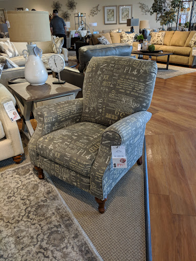 Furniture Store «La-Z-Boy Furniture Galleries», reviews and photos, 17305 Southcenter Pkwy, Tukwila, WA 98188, USA