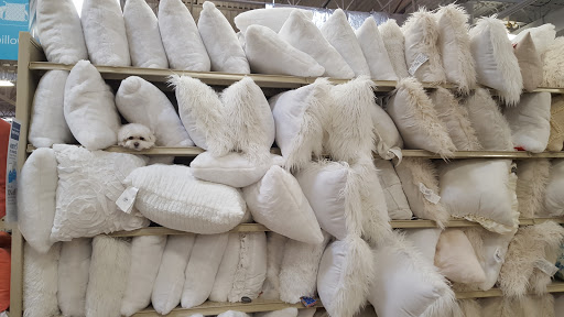 Home Goods Store «At Home», reviews and photos, 1325 N Meacham Rd, Schaumburg, IL 60173, USA