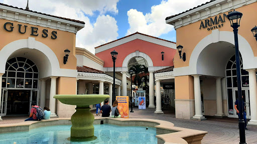 Shopping Mall «Orlando Outlet Marketplace», reviews and photos, 5269 International Dr, Orlando, FL 32819, USA