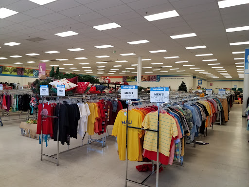 Thrift Store «Gilbert & Guadalupe Goodwill Retail Store & Donation Center», reviews and photos, 868 N Gilbert Rd, Gilbert, AZ 85234, USA