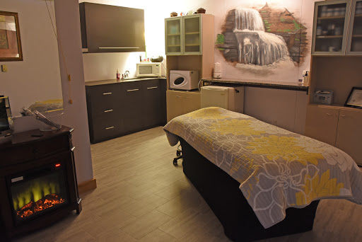 Hair Salon «Island Tropics Hair Design & Spa», reviews and photos, 126 E Division St, Shawano, WI 54166, USA