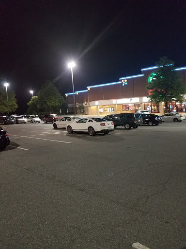 Movie Theater «Regal Cinemas Starlight 14 - Charlotte», reviews and photos, 11240 N Tryon St, Charlotte, NC 28262, USA