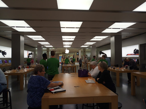 Computer Store «Apple Rosedale Center», reviews and photos, 1010 Rosedale Shopping Center, Roseville, MN 55113, USA