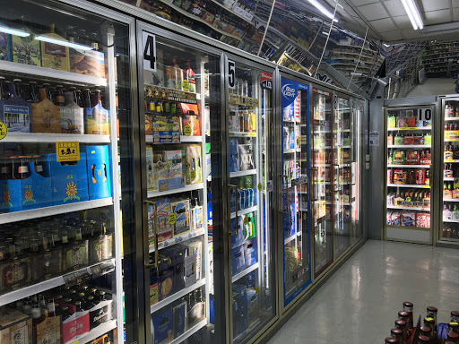 Liquor Store «Walton Liquor Store», reviews and photos, 4120 W Walton Blvd, Waterford Twp, MI 48329, USA