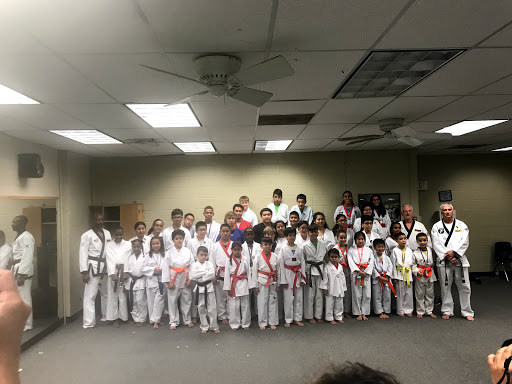 Recreation Center «Hugh Smith Recreation Center», reviews and photos, 1815 New York Ave, Arlington, TX 76010, USA