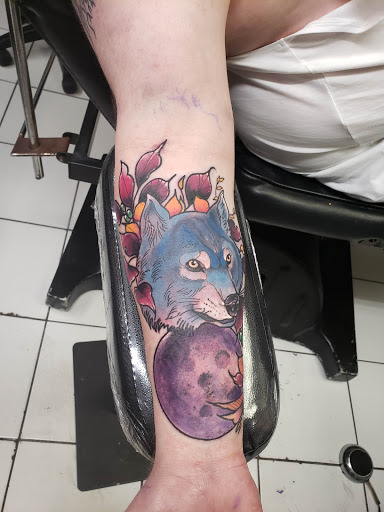 Tattoo Shop «Custom Concepts Tattoo and Design», reviews and photos, 1 Harbor Blvd, Destin, FL 32541, USA