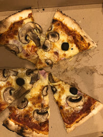 Plats et boissons du Pizzeria PIZZA ELNE : Numéro Pizz'M - n°15