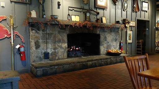 American Restaurant «Cracker Barrel Old Country Store», reviews and photos, 103 Paradise St, Manchester, TN 37355, USA