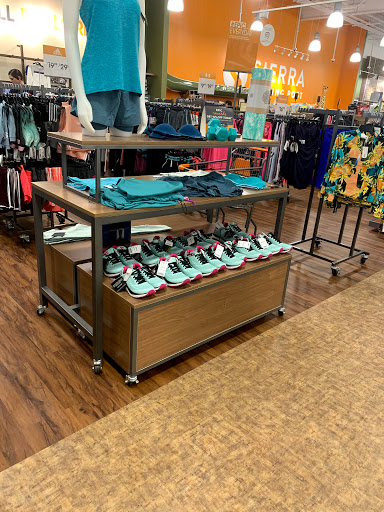 Outdoor Sports Store «Sierra Trading Post», reviews and photos, 215 N Maple Rd Unit 1F, Ann Arbor, MI 48103, USA