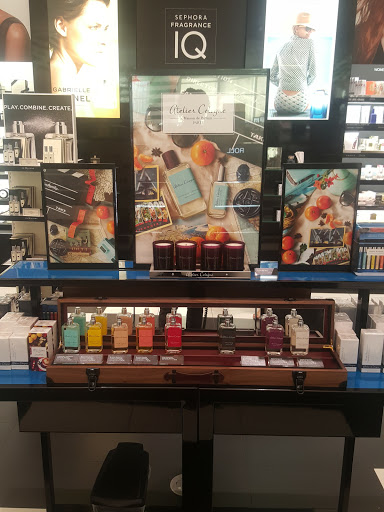 Cosmetics Store «SEPHORA», reviews and photos, 270 N Beverly Dr, Beverly Hills, CA 90210, USA
