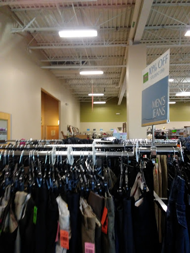 Thrift Store «Goodwill Store & Donation Center», reviews and photos, 3900 N Palmer St, Milwaukee, WI 53212, USA