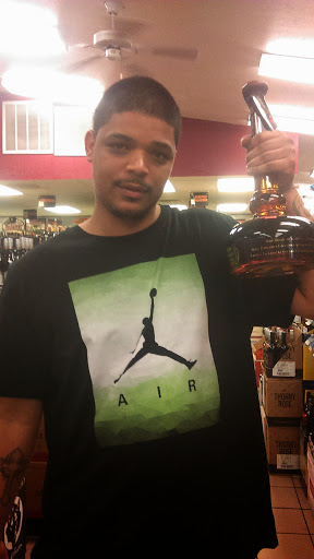 Liquor Store «Norman’s Liquors and Fine Wines», reviews and photos, 5235 Gulf Blvd, St Pete Beach, FL 33706, USA