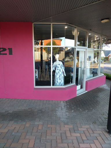 Stores to buy women's clothing Adelaide