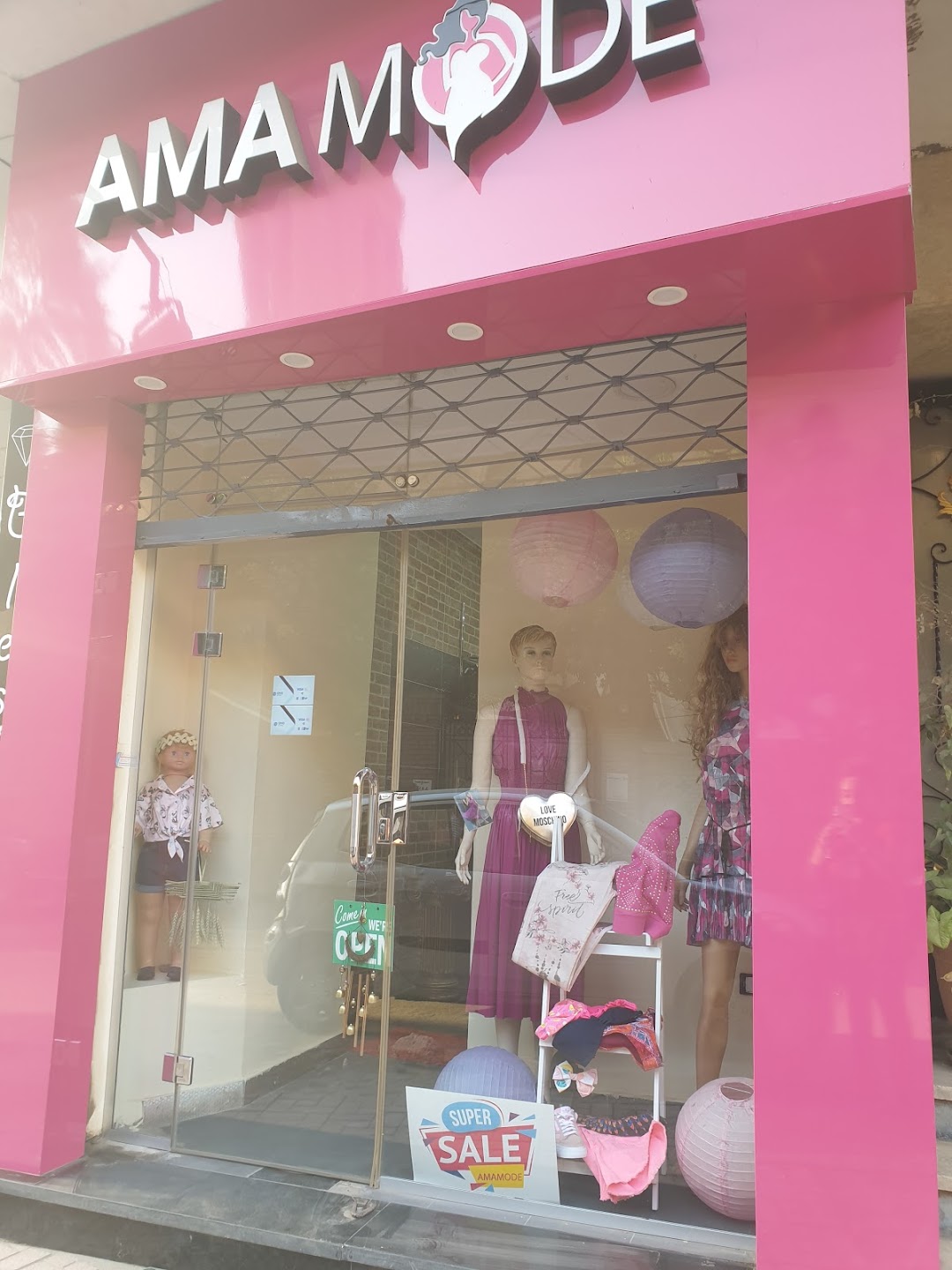 AMAMODE Showroom - Fashion Store