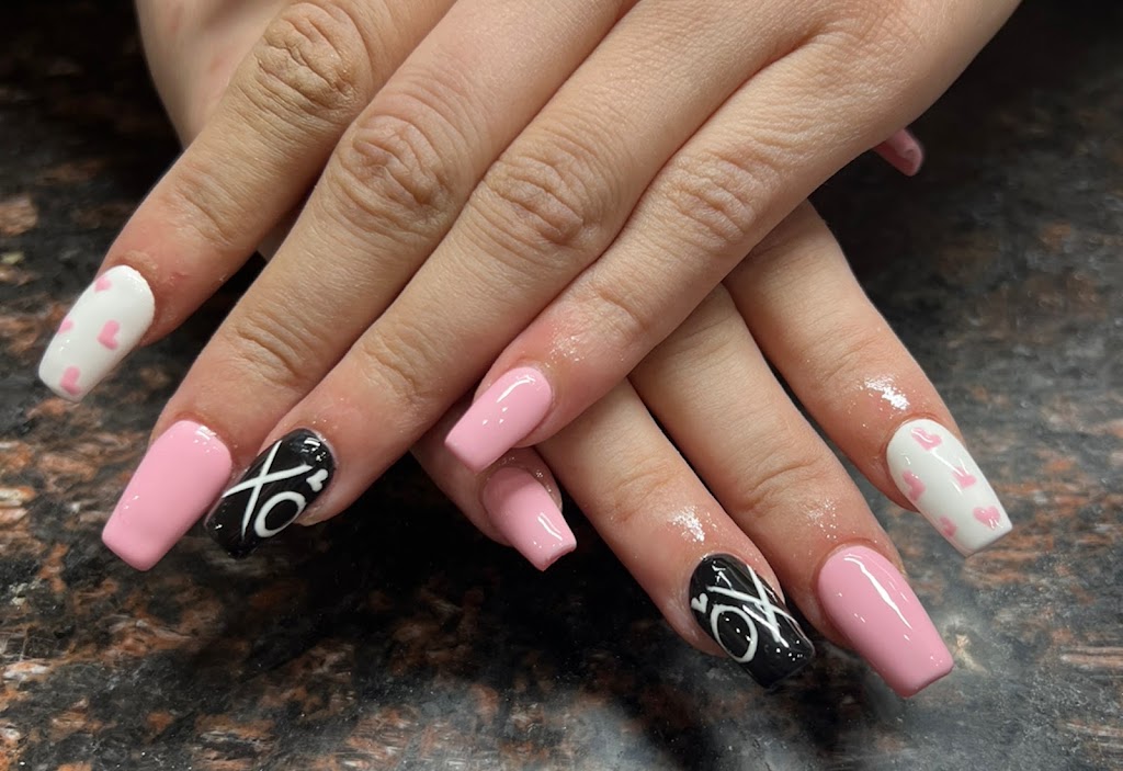 Lovely Nails & Spa 04103