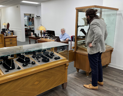 Jeweler «Seng Jewelers», reviews and photos, 453 S 4th St, Louisville, KY 40202, USA