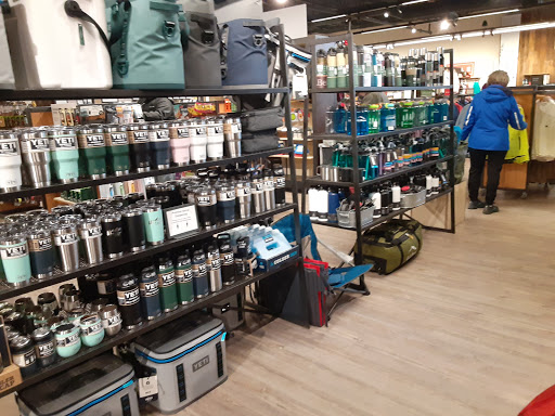 Clothing Store «L.L. Bean», reviews and photos, 25225 Cedar Rd, Lyndhurst, OH 44124, USA