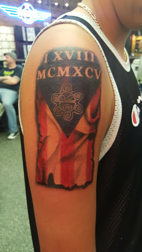 Tattoo Shop «Tattoo Factory Inc», reviews and photos, 4441 N Broadway St, Chicago, IL 60640, USA