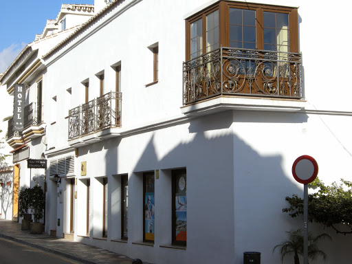 TOPINMO SL PUERTO MARINA - Calle Madeira Edif Dos Mares, Local 2, Puerto Marina, 29630 Benalmádena, Málaga