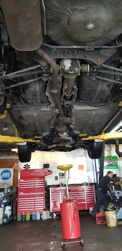 Auto Repair Shop «Meineke Car Care Center», reviews and photos, 1401 E Chocolate Ave, Hershey, PA 17033, USA