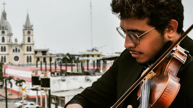 Violinista para eventos sociales.