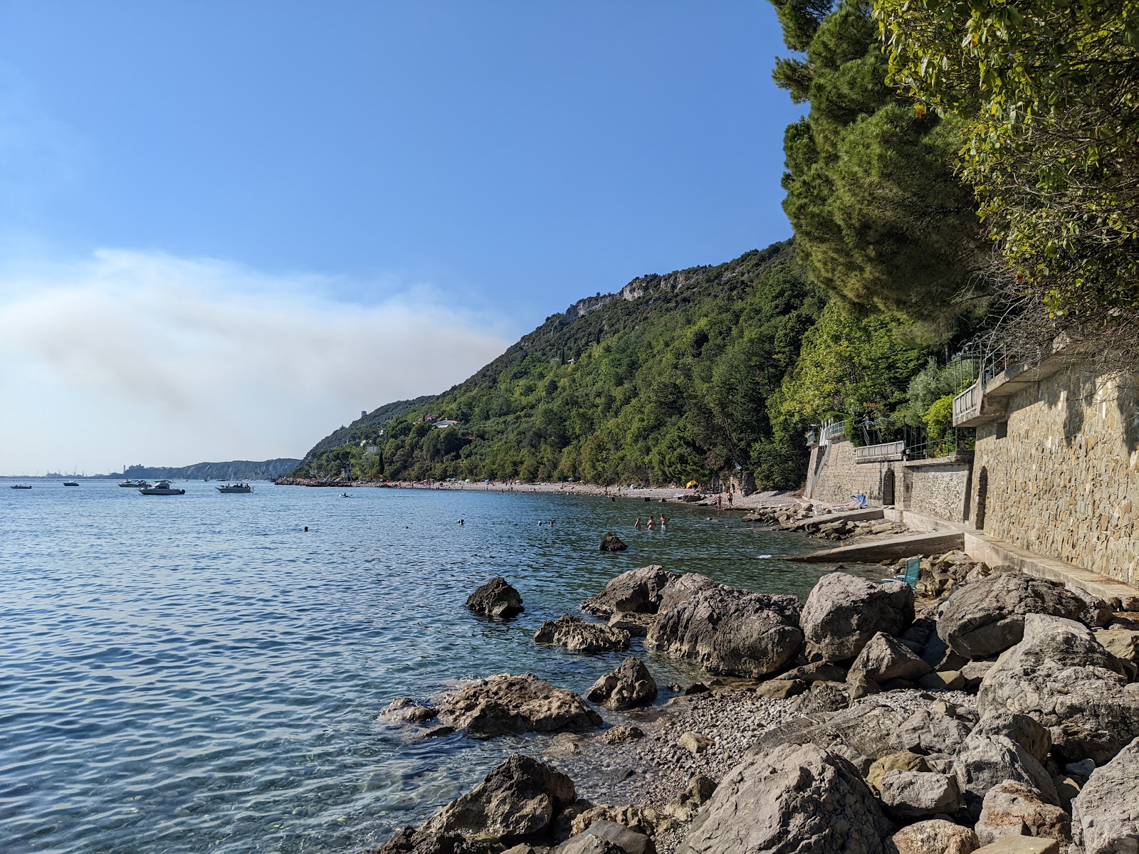 Photo de Spiaggia Liburnia avec un niveau de propreté de très propre