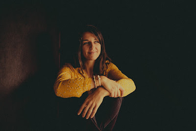 Audrey FIGIEL Sophrologue - Réflexologie faciale - Praticienne en massage bien-être - Massage Assis - Fleurs de Bach à Rosières-prés-Troyes