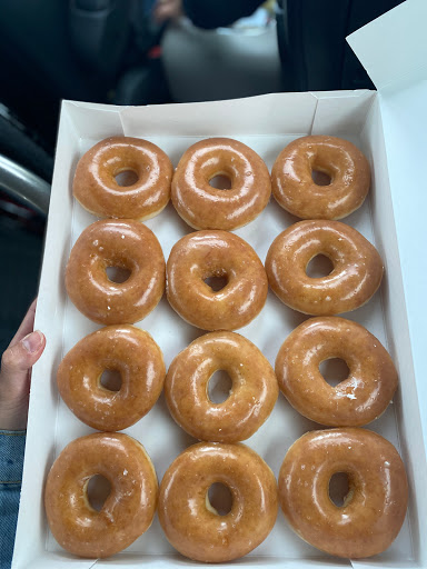 Bakery «Krispy Kreme Doughnuts», reviews and photos, 201 N Veterans Pkwy, Bloomington, IL 61704, USA